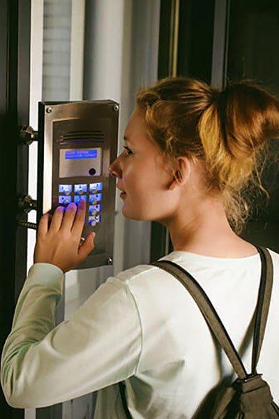 How Does an Intercom System Work?