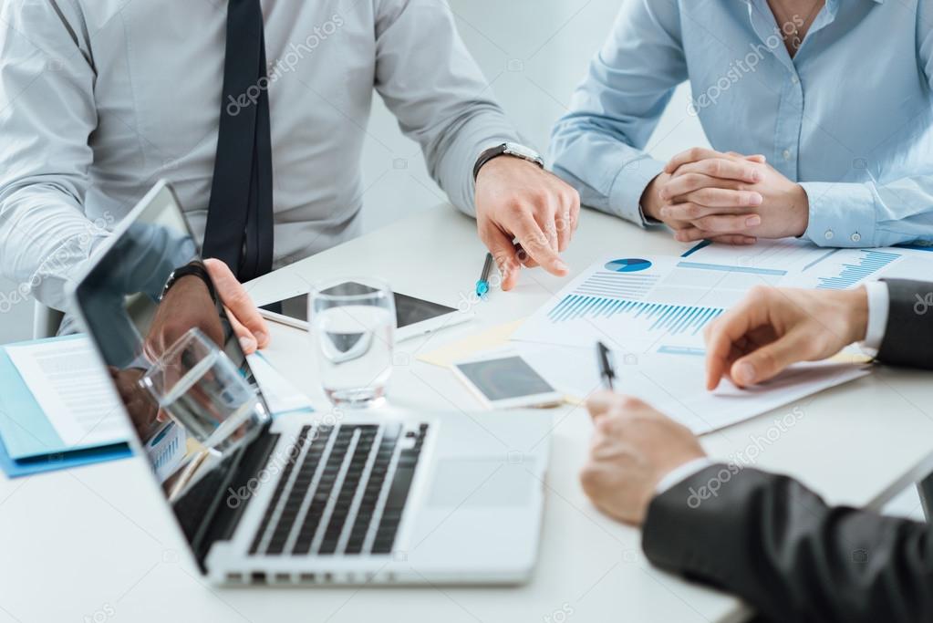 Choosing the Right Communication System for Your Business 